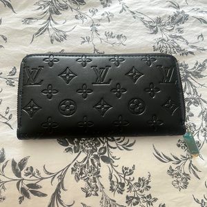 Brand New, LV logo Black Continental Wallet